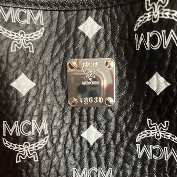 MCM TOTE BAG + Wallet - Picture 3 of 5